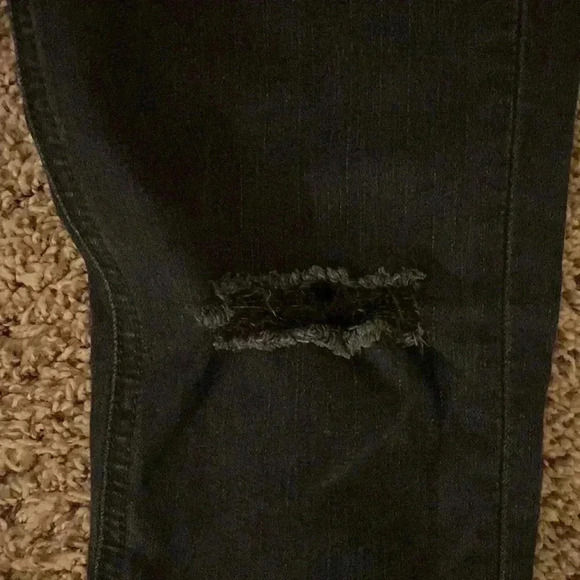 Rag and bone women’s skinny jeans size 25 dark wash - little distress on knee - Picture 4 of 7